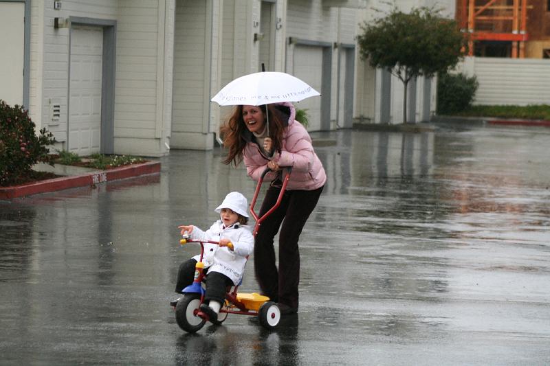 IMG_6283.JPG - Laughing in the rain