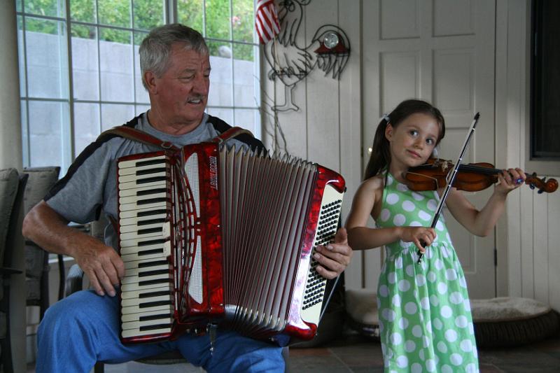 IMG_3323.JPG - Musical family